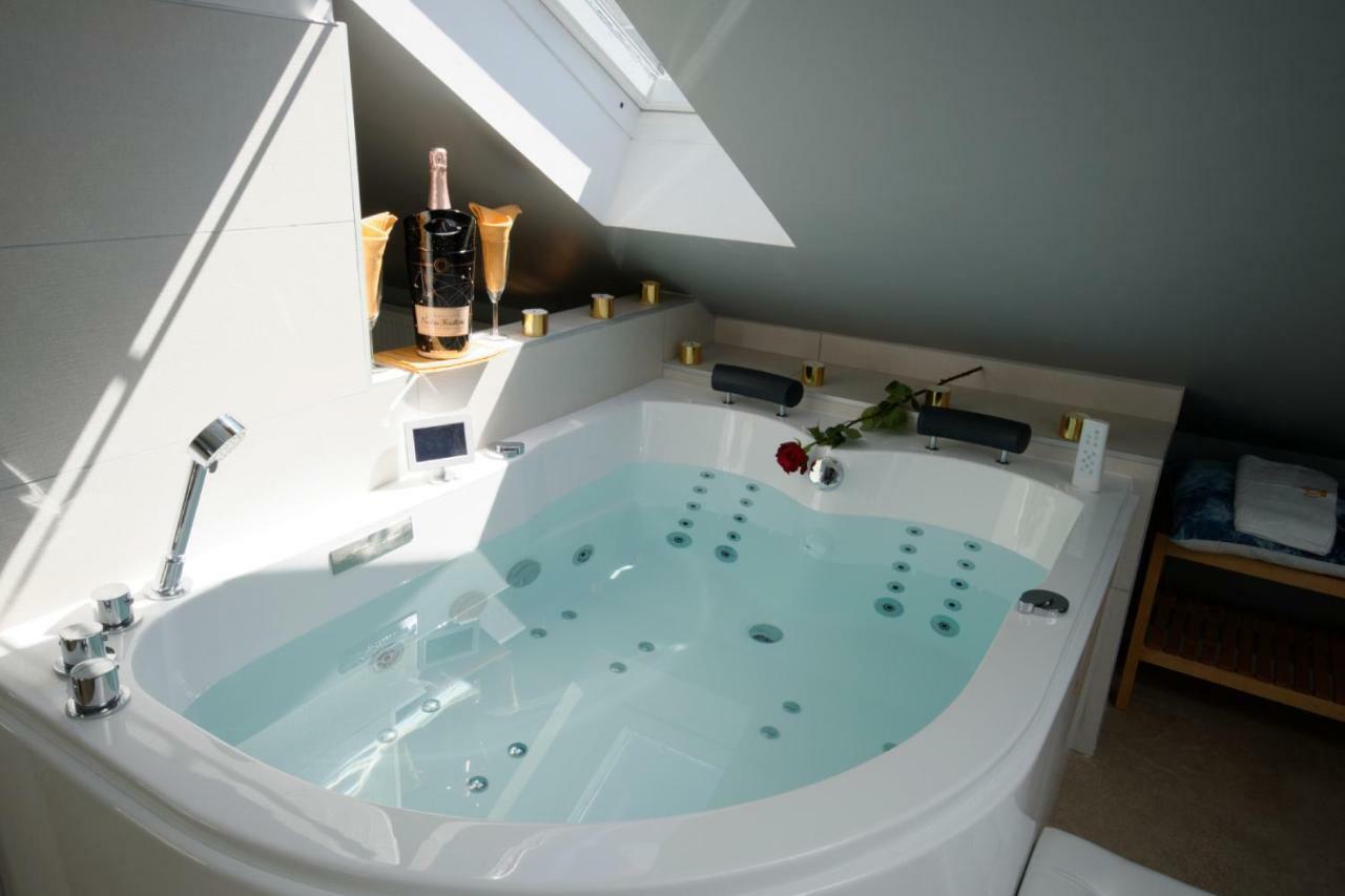 Mv Suite & Spa Reims Zewnętrze zdjęcie